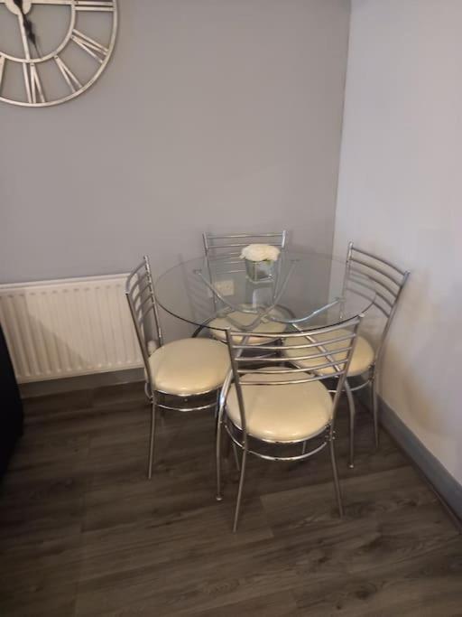 Modern 2-Bedroom City Apartment With Free Parking ベルファスト エクステリア 写真