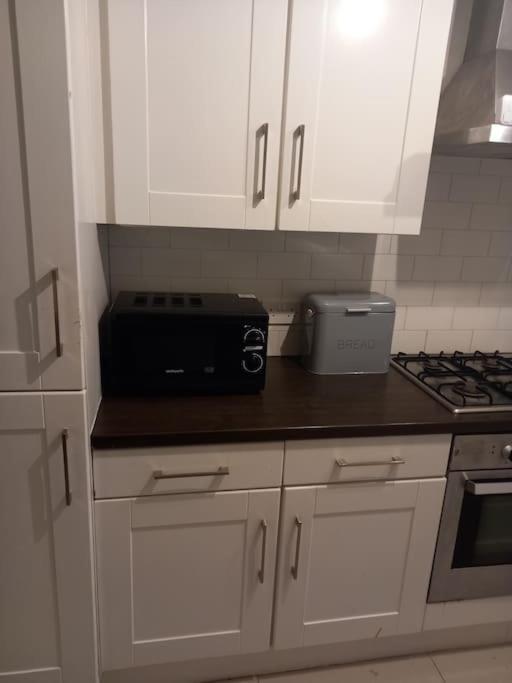 Modern 2-Bedroom City Apartment With Free Parking ベルファスト エクステリア 写真