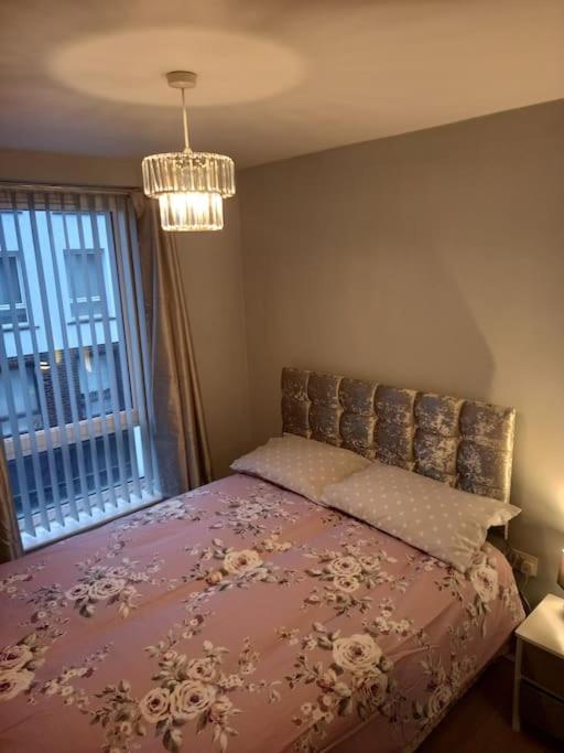Modern 2-Bedroom City Apartment With Free Parking ベルファスト エクステリア 写真